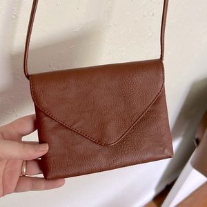 Mini cross body